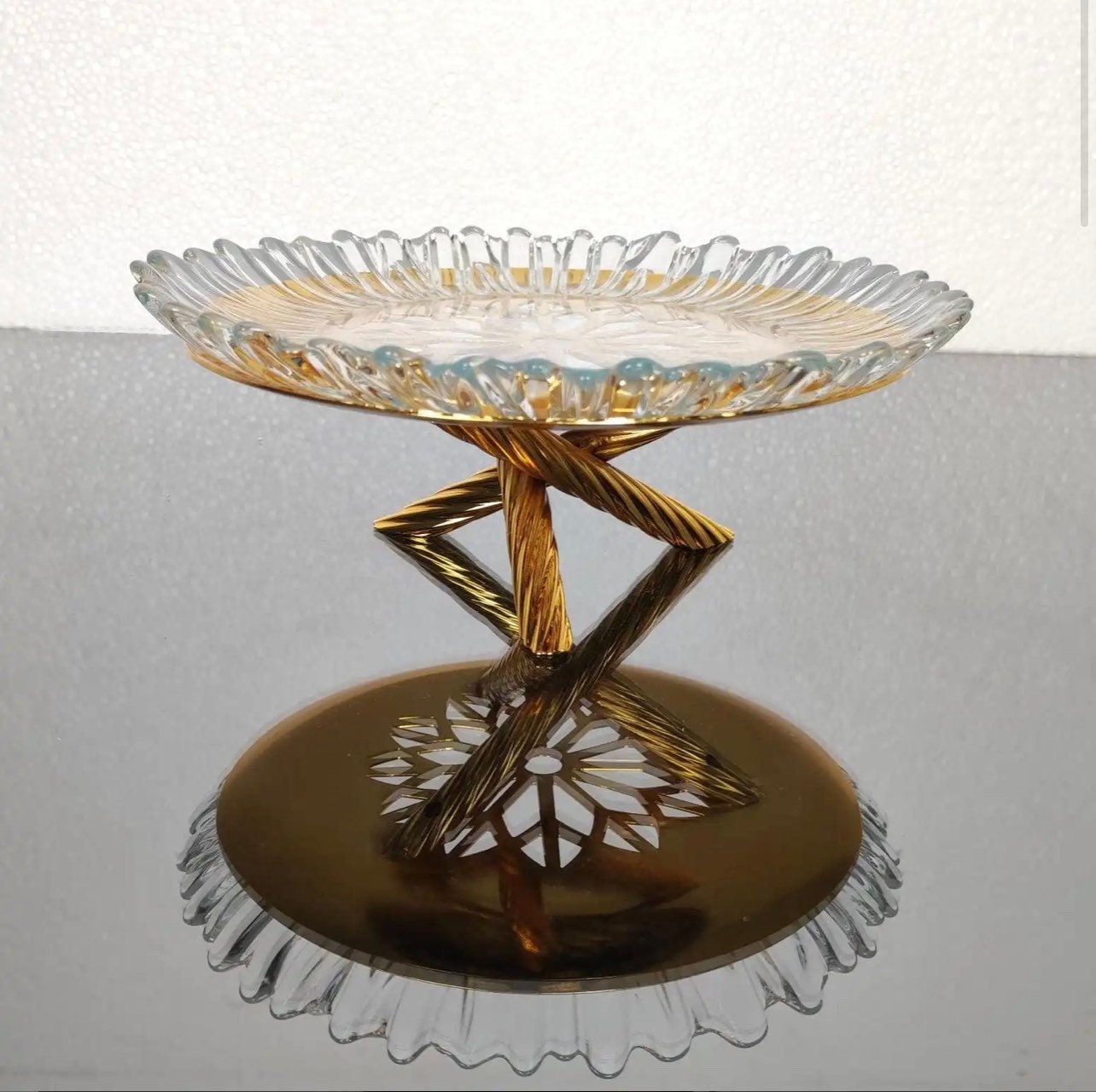 Yaren Round Cookie Serving Stand With Glass Plate